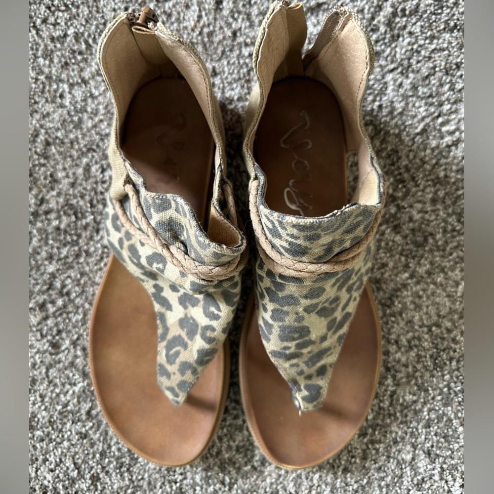 Very G Cheetah sandals